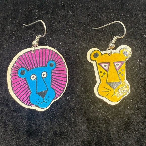 RL Baldwin Signed Earrings- Blue Lion and One Yellow Leopard - Picture 1 of 5